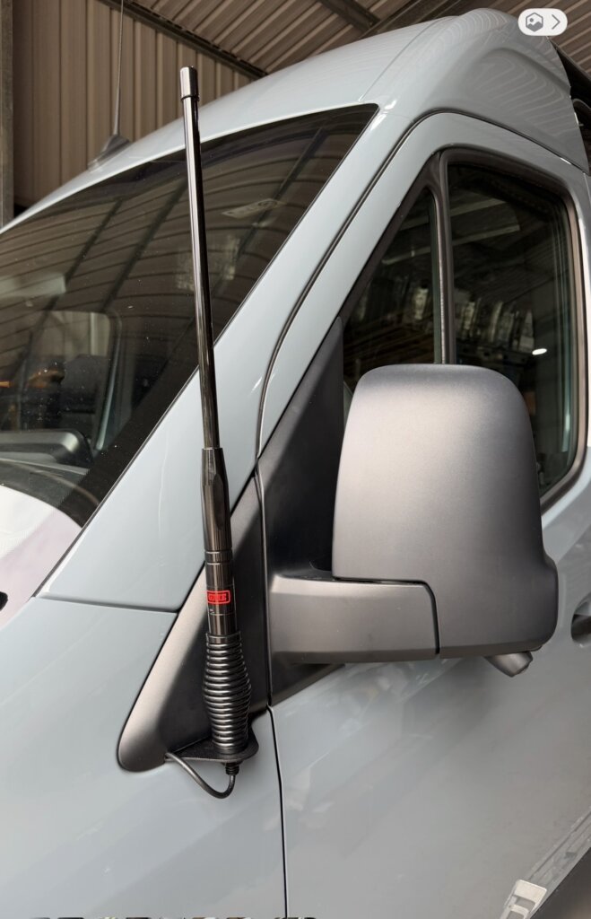 VS30 Antenna Mounts (Passengers’ Side)